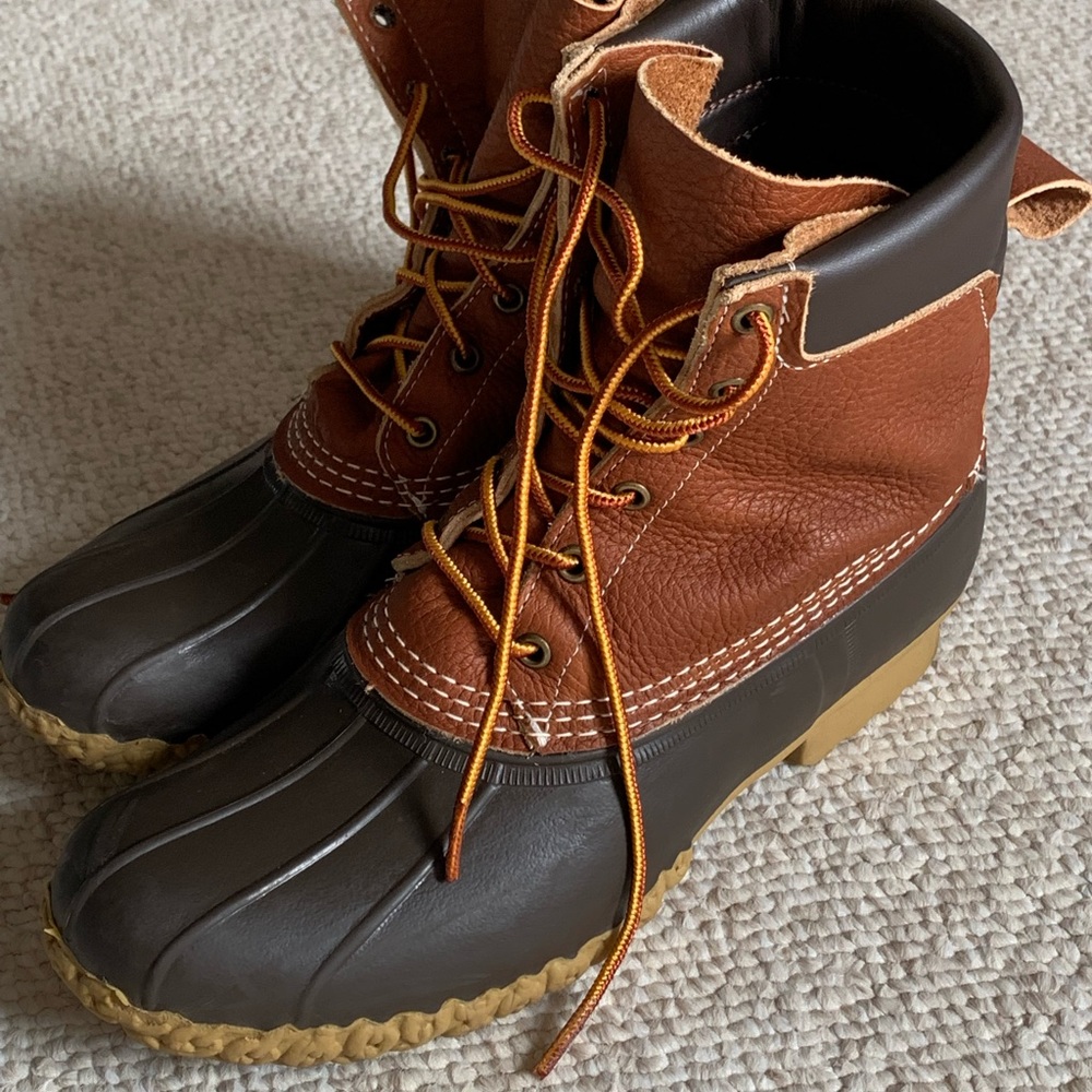LL Bean Mens Duck boots. Size 9  Worn twice. Excellent condition.
